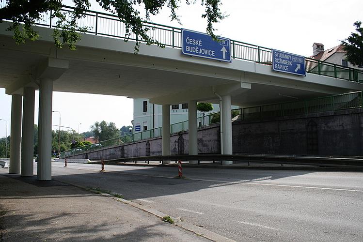 2. července 2010 - Most u kina po rekonstrukci