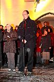 Hudebně poetické otevření adventu spojené s rozsvícením vánočního stromu, náměstí Svornosti Český Krumlov, 28.11.2010, foto: Lubor Mrázek