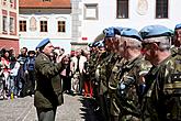 Připomínka výročí ukončení 2. světové války a slavnostní nástup Modrých baretů, náměstí Svornosti Český Krumlov, 7. května 2011