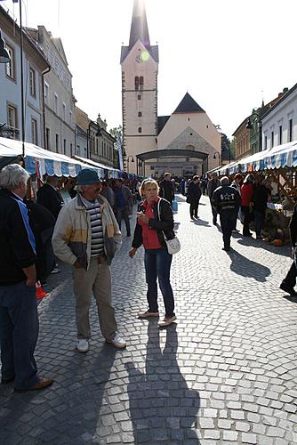 Setkání partnerských měst 2012 ve slovinském Slovenj Gradci - sobotní trh na Trg svobode