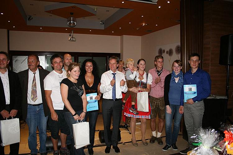 Setkání partnerských měst 2012 ve slovinském Slovenj Gradci - vyhlášení výsledků sprinterské soutěže v rámci závěřečného sobotního večera