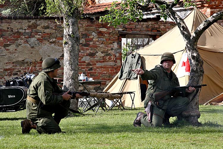 Rekonstrukce bitvy o pivovar, oslavy osvobození Českého Krumlova 4. května 2013