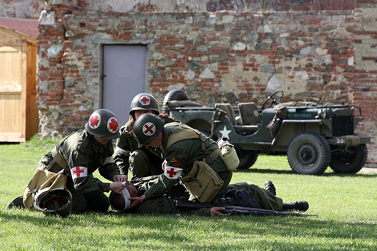 Rekonstrukce bitvy o pivovar, oslavy osvobození Českého Krumlova 4. května 2013