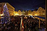 1. Adventsonntag - musikalisch- poetische Eröffnung des 1. Advents und Erleuchtung der Kerzen am Weihnachtsbaum, 1.12.2013, Foto: Lubor Mrázek
