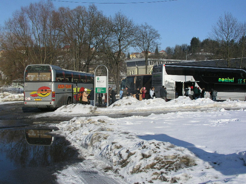 Ein- und Ausstiegterminal (BUS-STOP)