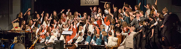 SlavnostnÃ­ koncert k 20. vÃ½roÄÃ­ pÄveckÃ©ho sboru MedvÃ­Äata pÅi ZUÅ  ÄeskÃ½ Krumlov, MÄstskÃ© divadlo ÄK 21.3.2015
