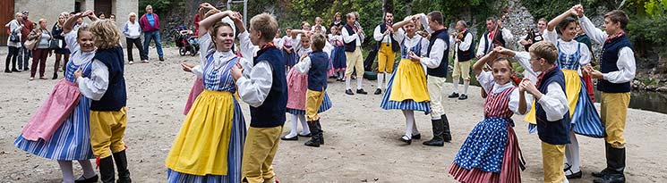 SvatovÃ¡clavskÃ© slavnosti a MezinÃ¡rodnÃ­ folklÃ³rnÃ­ festival 2015 v ÄeskÃ©m KrumlovÄ