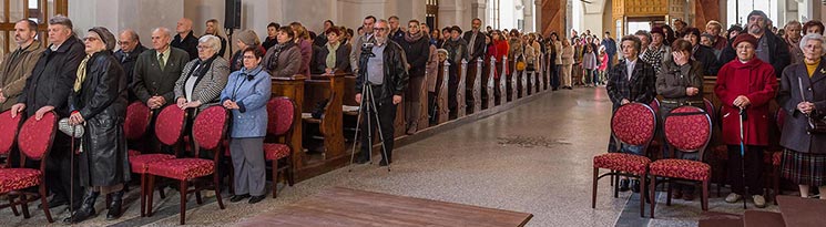 SlavnostnÃ­ znovuvysvÄcenÃ­ klÃ¡Å¡ternÃ­ho kostela v ÄeskÃ©m KrumlovÄ 8. listopadu 2015