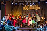 Singing Together at the Christmas Tree, 3rd Advent Sunday 11.12.2016, photo by: Lubor Mrázek