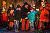 Singing Together at the Christmas Tree, 3rd Advent Sunday 11.12.2016, photo by: Lubor Mrázek