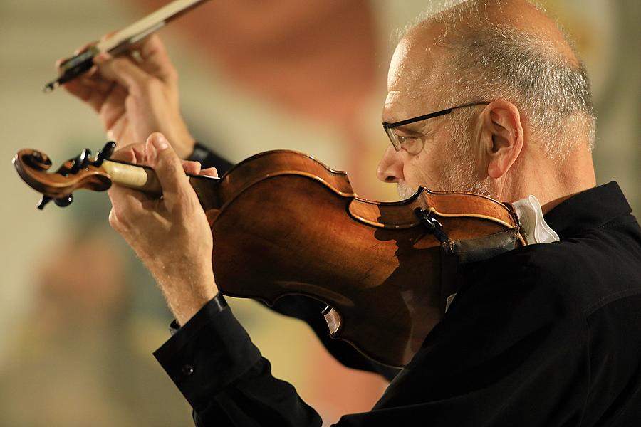Bohuslav Matoušek /violin, viola/, Jakub Junek /violin/, Virtuosi Pragenses, 27.7.2017, 26th International Music Festival Český Krumlov 2017