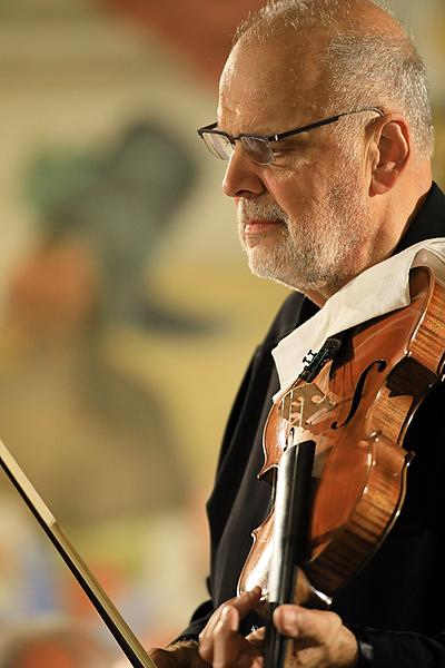 Bohuslav Matoušek /violin, viola/, Jakub Junek /violin/, Virtuosi Pragenses, 27.7.2017, 26. Internationales Musikfestival Český Krumlov 2017