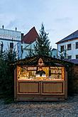 Mini-Weihnachtsmarkt im altböhmischen Stil auf dem Hauptplatz, Český Krumlov, Dezember 2018, Foto: Lubor Mrázek