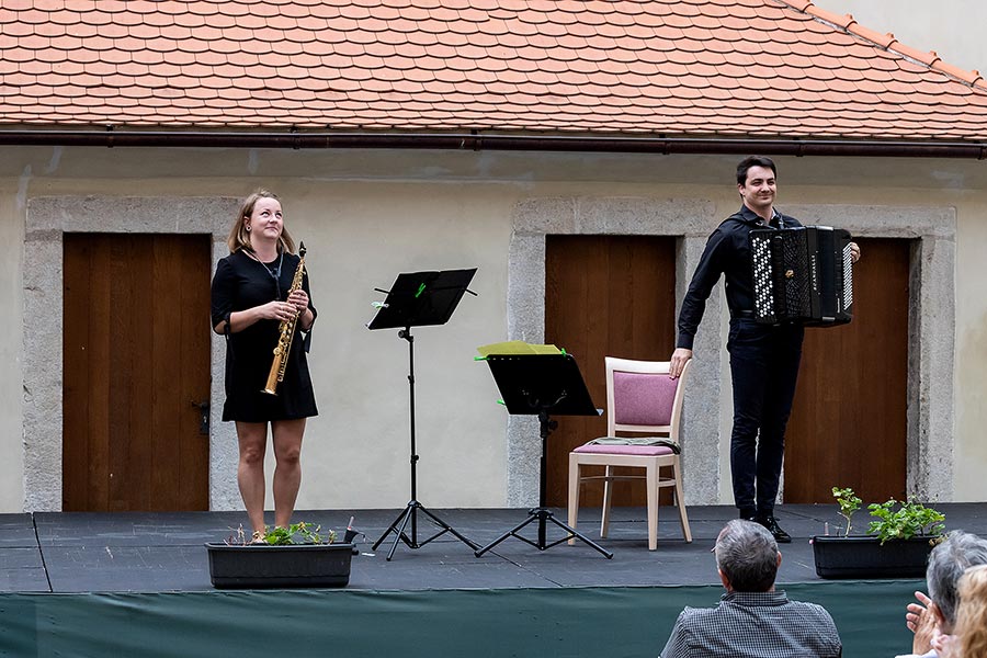 Štěpánka Šediváková (Saxophon), Filip Kratochvíl (Akkordeon), 7.7.2019, Kammermusikfestival Český Krumlov - 33. Jahrgang