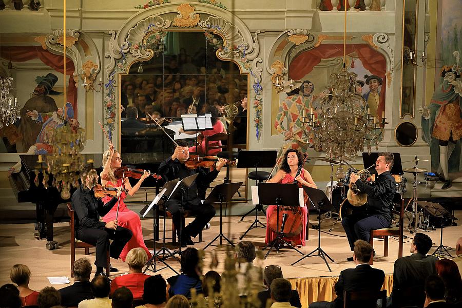 Radek Baborák (lesní roh), Miriam Rodriguez Brüllová (kytara), Baborák Ensemble, 8.8.2019, Mezinárodní hudební festival Český Krumlov