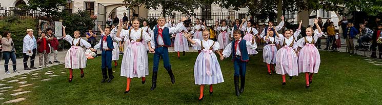 SvatovÃ¡clavskÃ© slavnosti a MezinÃ¡rodnÃ­ folklÃ³rnÃ­ festival 2019 v ÄeskÃ©m KrumlovÄ