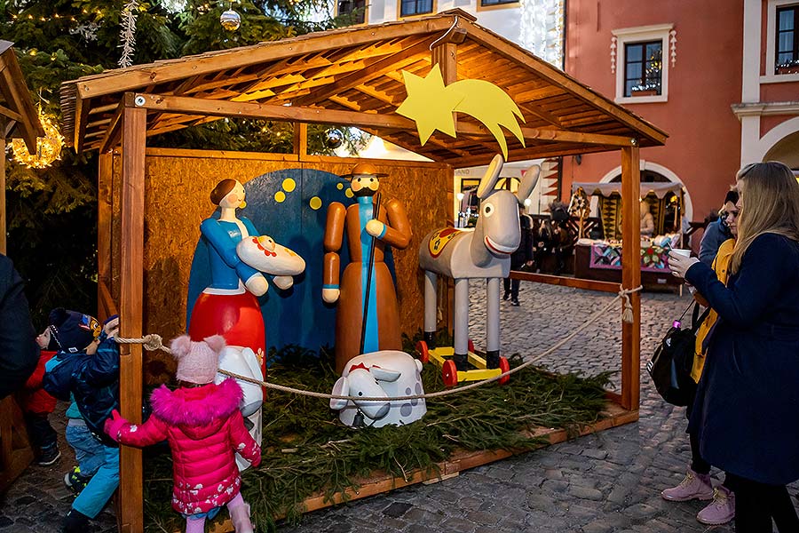Baby Jesus Postal Office at U Zlatého Anděla and arrival of the White Lady in Český Krumlov 8.12.2019