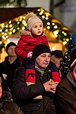 Společné zpívání u vánočního stromu, 3. adventní neděle v Českém Krumlově 15.12.2019, foto: Lubor Mrázek