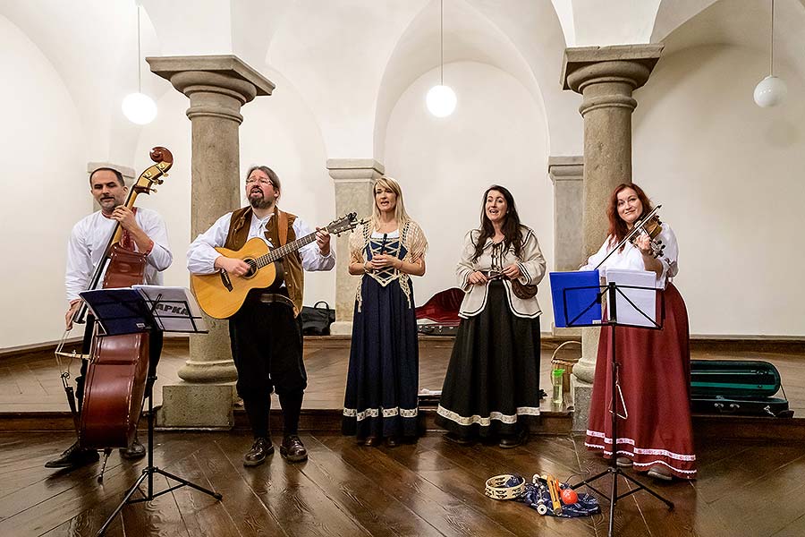 Kapka - tradiční vánoční koncert českokrumlovské folkové kapely 15.12.2019