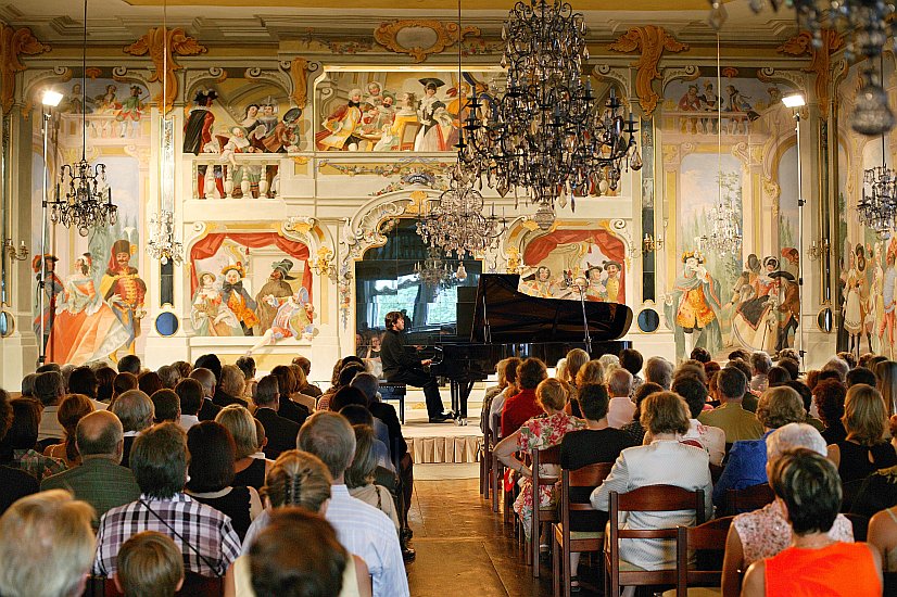 19. August 2004 - Alexei Volodin (Russland) Klavierrezital, Internationales Musikfestival Český Krumlov, Bildsquelle: © Auviex s.r.o., Foto: Libor Sváček