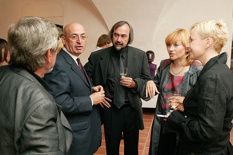 Vernisáž výstavy Milana Knížáka v Egon Schiele Art Centru Český Krumlov, 4. září 2004, foto: Libor Sváček