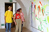 Prohlídka Egon Schiele Art Centra, Den s handicapem, Český Krumlov 11. září 2004, foto: Lubor Mrázek 