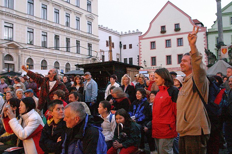 Jožka Černý a moravská cimbálovka, Svatováclavské slavnosti 2004, foto: © Lubor Mrázek