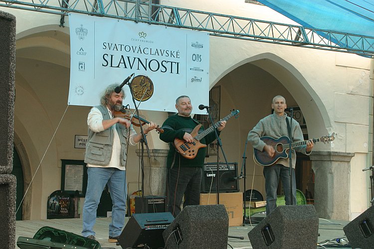 Bubáci - folk a country trio, Svatováclavské slavnosti 2004, foto: © Lubor Mrázek
