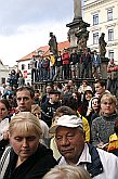 Knedlík cup – soutěž v pojídání švestkových knedlíků, Svatováclavské slavnosti 2004, foto: © Lubor Mrázek 