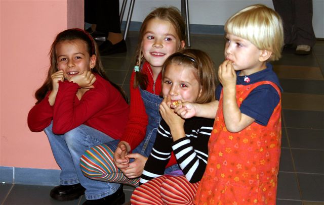 Slunoběh Jany Holcové zdobí Český rozhlas, záběr z vernisáže výstavy, zdroj: ČRo České Budějovice, foto: Hana Doskočilová