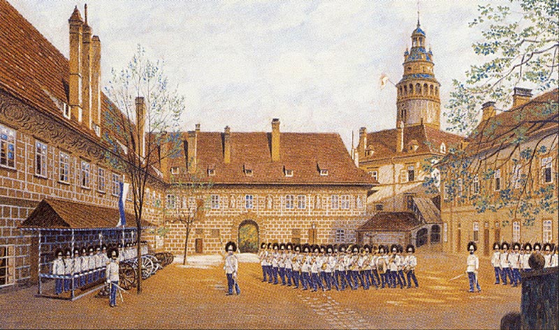 Přehlídka Schwarzenberské granátnické gardy, II. nádvoří zámku Český Krumlov, obraz z roku 1900