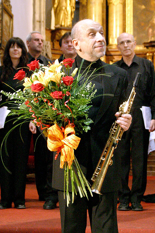 Jiří Stivín a Kühnův smíšený sbor, 2. července 2005, Festival komorní hudby Český Krumlov, foto: © Lubor Mrázek