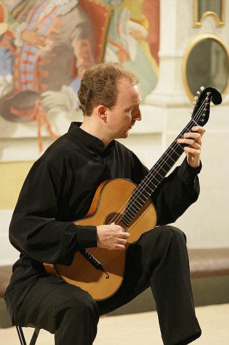 Paolo Pegoraro (Italien), Gitarren - Recital, 19. August 2005, Internationales Musikfestival Český Krumlov, Bildsquelle: © Auviex s.r.o., Foto: Libor Sváček