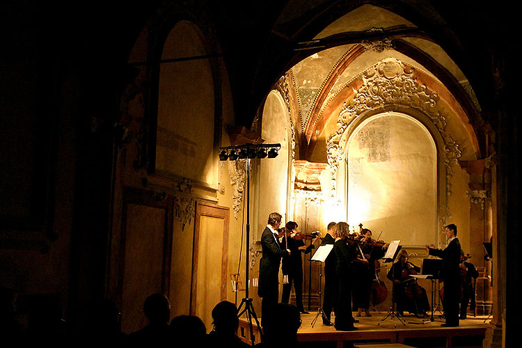 Czech Moravian Virtuosi, 13. srpna 2005, Královský hudební festival Zlatá Koruna, foto: © Lubor Mrázek