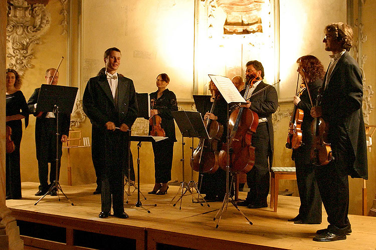Czech Moravian Virtuosi, 13. srpna 2005, Královský hudební festival Zlatá Koruna, foto: © Lubor Mrázek