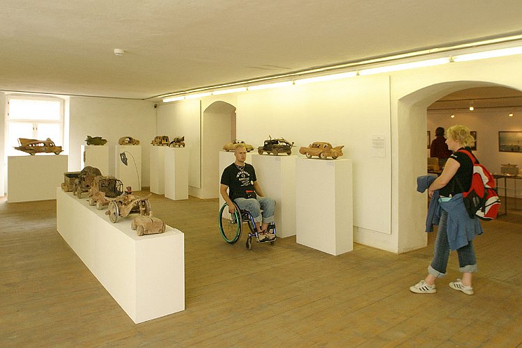 Prohlídka Egon Schiele Art Centra, Den s handicapem - Den bez bariér Český Krumlov, 10. září 2005, foto: © Lubor Mrázek