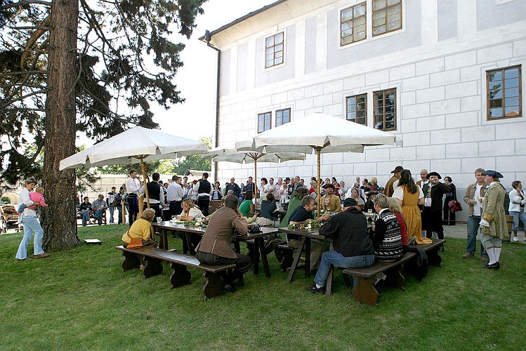 Průvod vinařů a pivovarníků, Svatováclavské slavností 2005 v Českém Krumlově, foto: © Lubor Mrázek