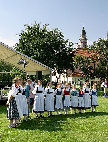 Program v Pivovarské zahradě, Svatováclavské slavností 2005 v Českém Krumlově, foto: © Lubor Mrázek