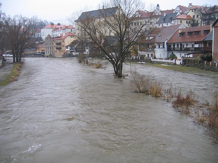 Vltava - pominul I. povodňový stupeň, Polečnice stále II. - 29.3.2006 15:50h