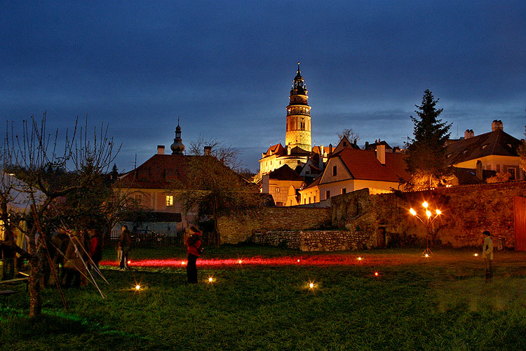 Kouzelný Krumlov - noční čarodějnické reje, 30. dubna 2006, Pivovarská zahrada, Český Krumlov, foto: © Mgr. Lubor Mrázek