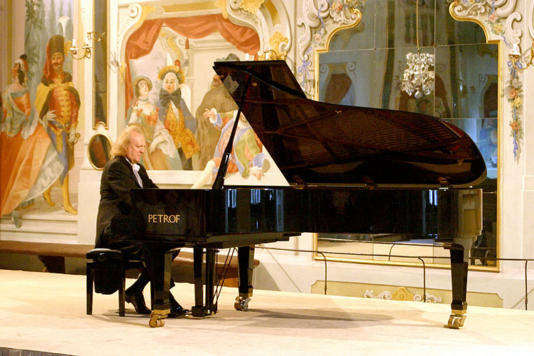Vitalij Berson (klavír), Maškarní sál zámku Český Krumlov, 2.7.2006, Festival komorní hudby Český Krumlov, foto: © Lubor Mrázek