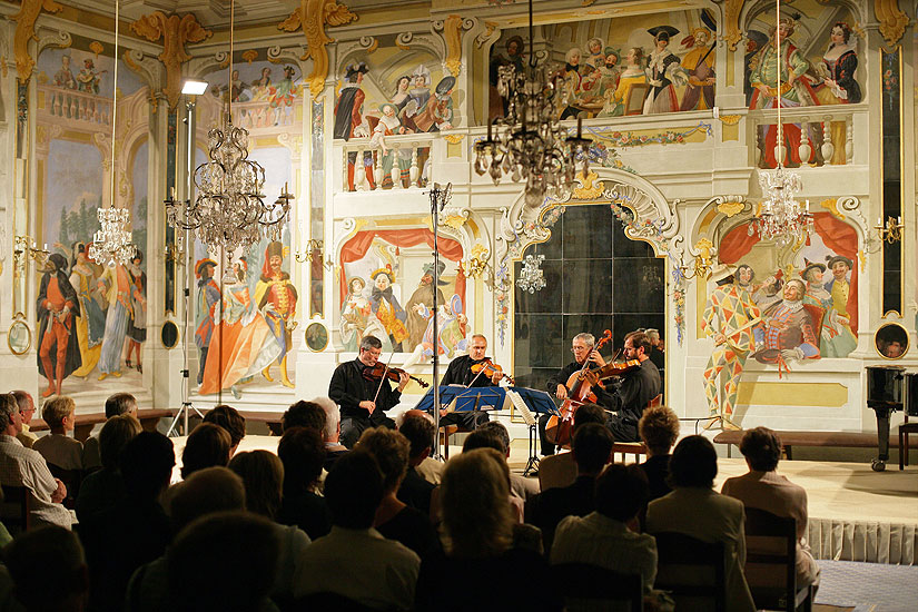 Kocian Quartet, Masquerade hall of chateau Český Krumlov, 2.8.2006, International Music Festival Český Krumlov 2006, source: © Auviex s.r.o., photo: Libor Sváček
