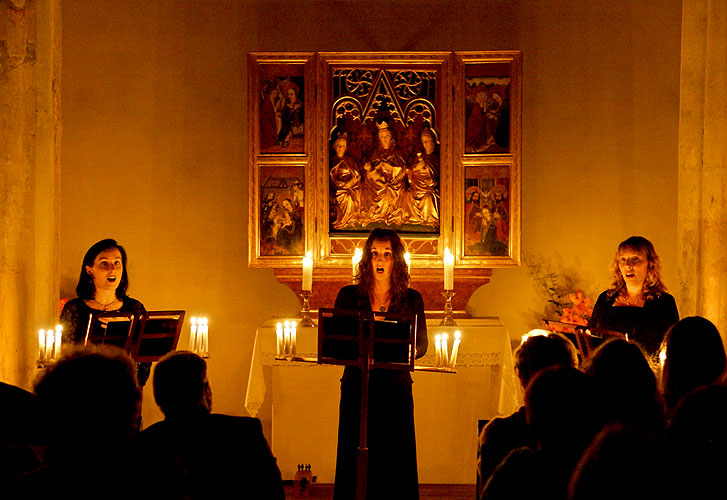 Ensemble Peregrina (Switzerland), Music of the Times when the Closter was Found, Chapel of sentry angel, 19th August 2006, Zlatá Koruna Royal Music Festival, photo: © 2006 Lubor Mrázek