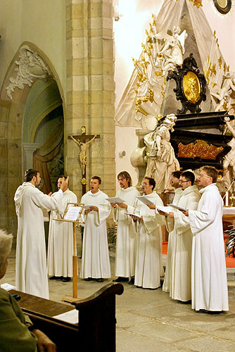 Schola Gregoriana Pragensis, klášterní kostel, 28.9.2006, Královský hudební festival Zlatá Koruna, foto: © 2006 Lubor Mrázek