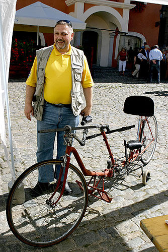 Program na Náměstí Svornosti v Českém Krumlově, Den s handicapem - Den bez bariér, 9. a 10. září 2006, foto: © 2006 Lubor Mrázek