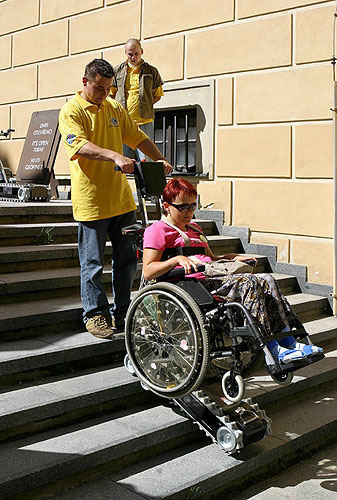 Besichtigungen der Denkmäler, Museen und Galerien in Český Krumlov, Tag mit Handicap - Tag ohne Barrieren, 9. und 10. September 2006, Foto: © 2006 Lubor Mrázek