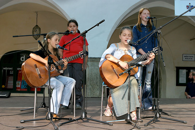 Koncert hvězd - hrají úspěšní účastníci letošní Dětské Porty, Svatováclavské slavnosti v Českém Krumlově, 28.9. - 1.10.2006, foto: © Lubor Mrázek