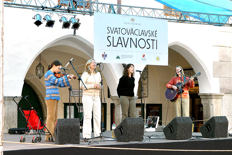 Lakomá Barka - Mädchenfolkgruppe aus Český Krumlov, St.-Wenzels-Fest in Český Krumlov, 28.9. - 1.10.2006, Foto: © Lubor Mrázek