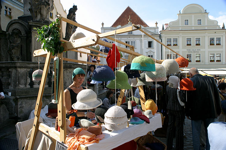 Svatováclavský trh na Náměstí Svornosti, Svatováclavské slavnosti v Českém Krumlově, 28.9. - 1.10.2006, foto: © Lubor Mrázek