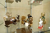 Plyšové medvědárium v Českém Krumlově - výstava v Mincovně na druhém zámeckém nádvoří 18.11. - 31.12.2006, foto: © 2006 Lubor Mrázek 